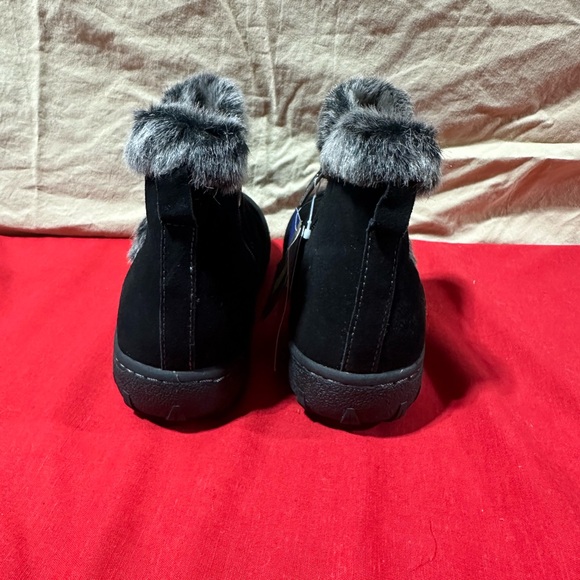 Khombu NWT Gracie Snow Boots Black Suede - Picture 3 of 8